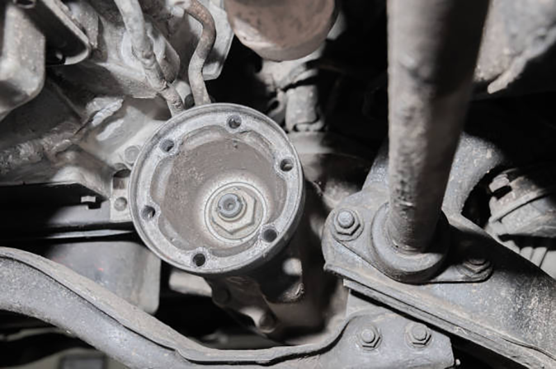 Driveshaft flange under the bottom of the car