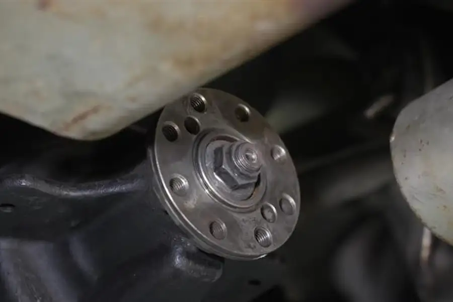 5 Signs a Driveshaft Flange May Need Replacement